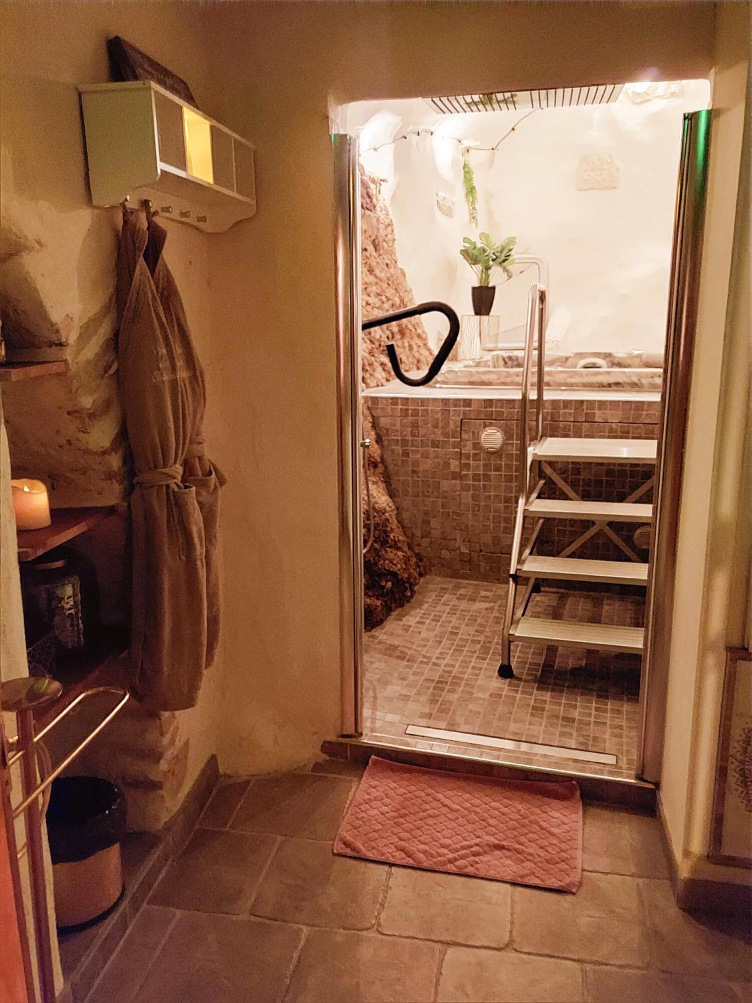 Love Room Avec Spa Privatif Monaco 로퀴에브륀캡마르탱 외부 사진