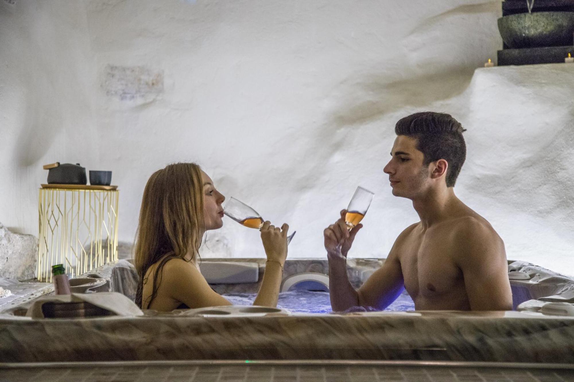 Love Room Avec Spa Privatif Monaco 로퀴에브륀캡마르탱 외부 사진